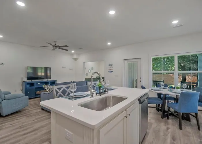 Chasing Dreams Townhome * Pensacola
